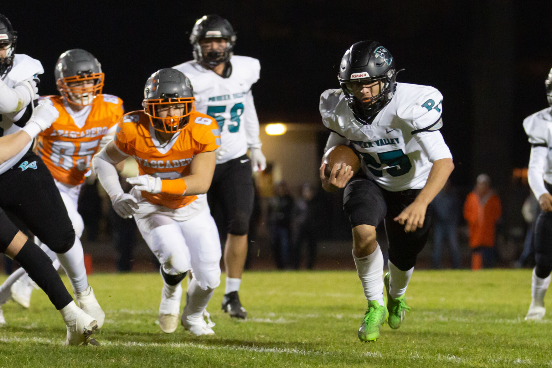 112522 Pioneer Atascadero Football 22.jpg